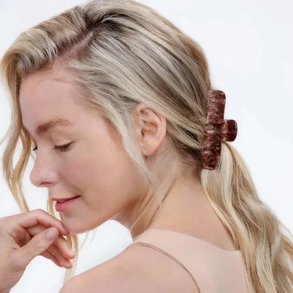 Kitsch Recycled Plastic Marble Claw Clip - Brunette - Picture 2 of 3